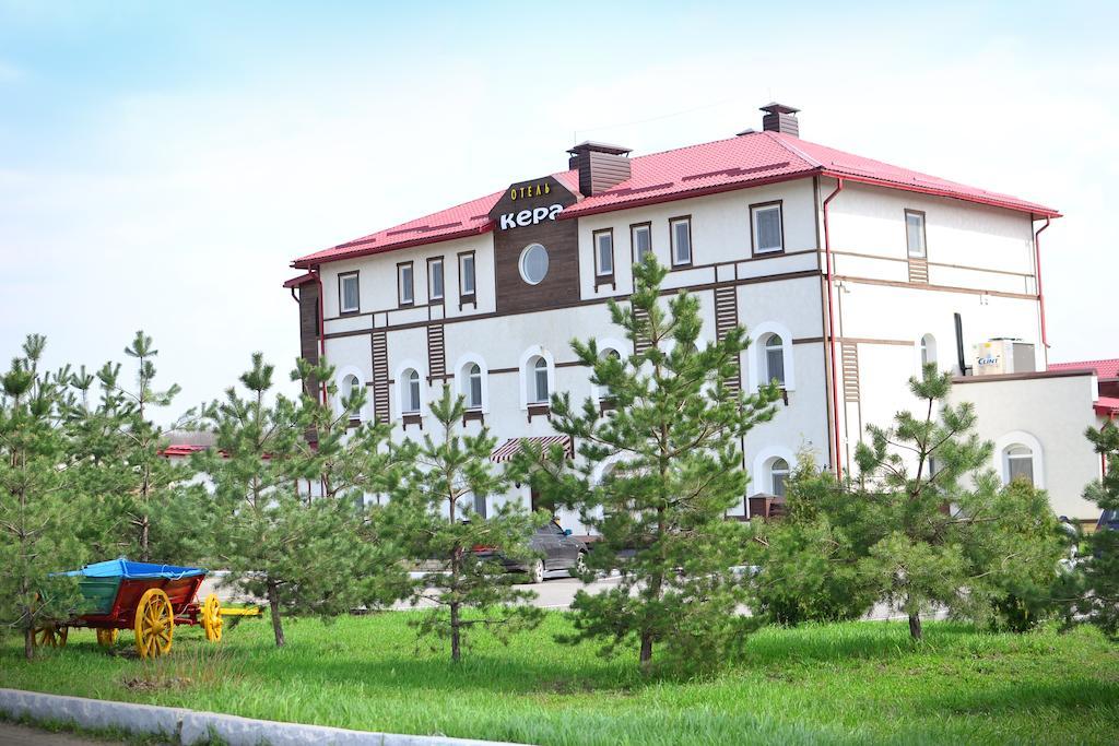 Kera Hotel Nesterenki Exterior foto